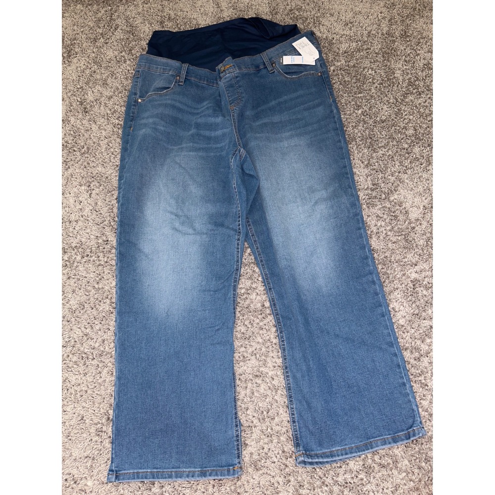 Time and Tru Women's Straight Leg Jeans - Denim Blue